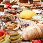 Masa din bucătărie – centrul vieții românești
